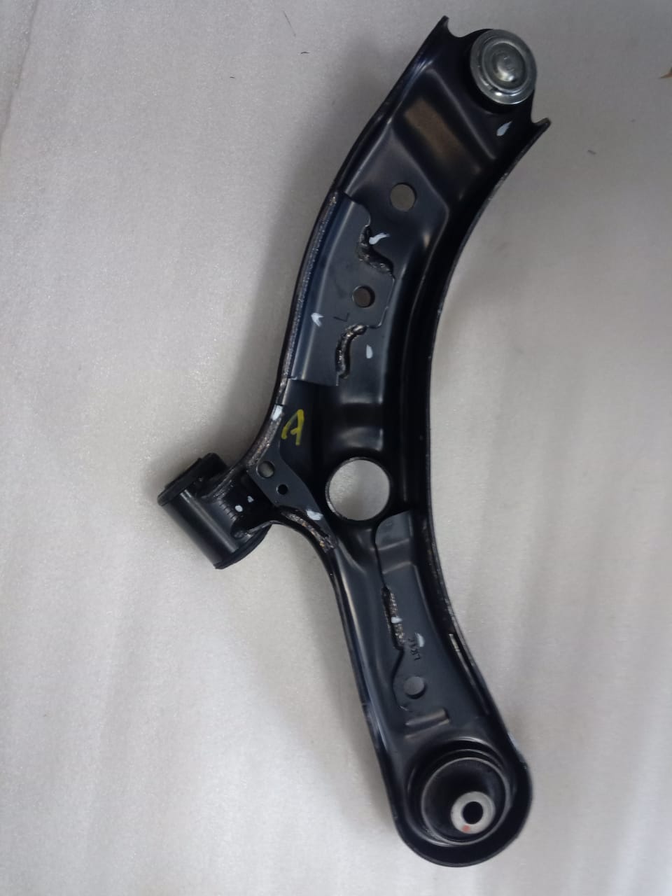 CarTrends left suspension arm for Ciaz/S-Cross 2014-2019, suitable for petrol and diesel models, showing the spare part.