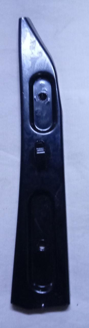 CarTrends front bumper bracket 5J0807183 Rapid left spare part for vehicle bumper support.