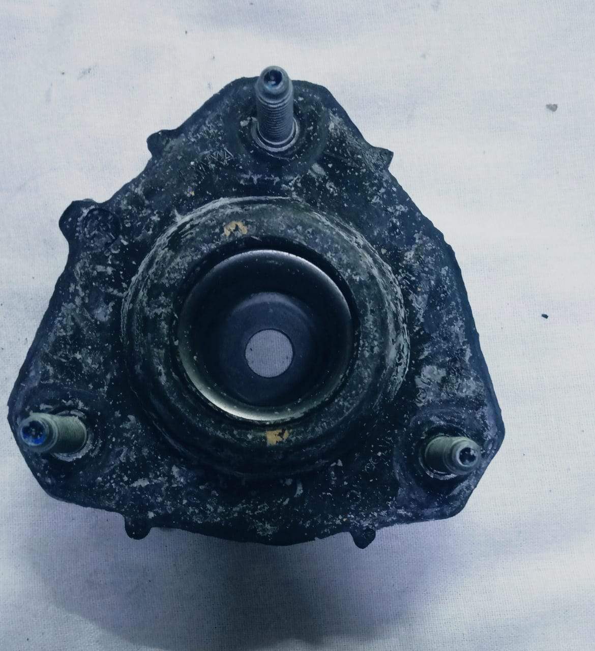 CarTrends Ford engine mounting assembly, spare part #6N293K155AC, shown in close-up view for Figo vehicle repair.