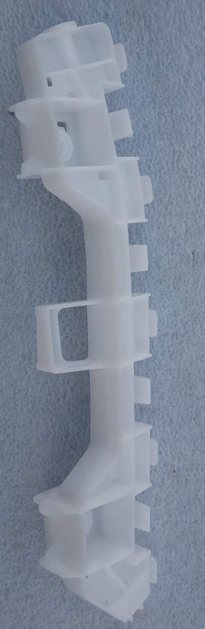CarTrends front bumper bracket for Amaze right side, spare parts image showing the durable vehicle bumper support component
