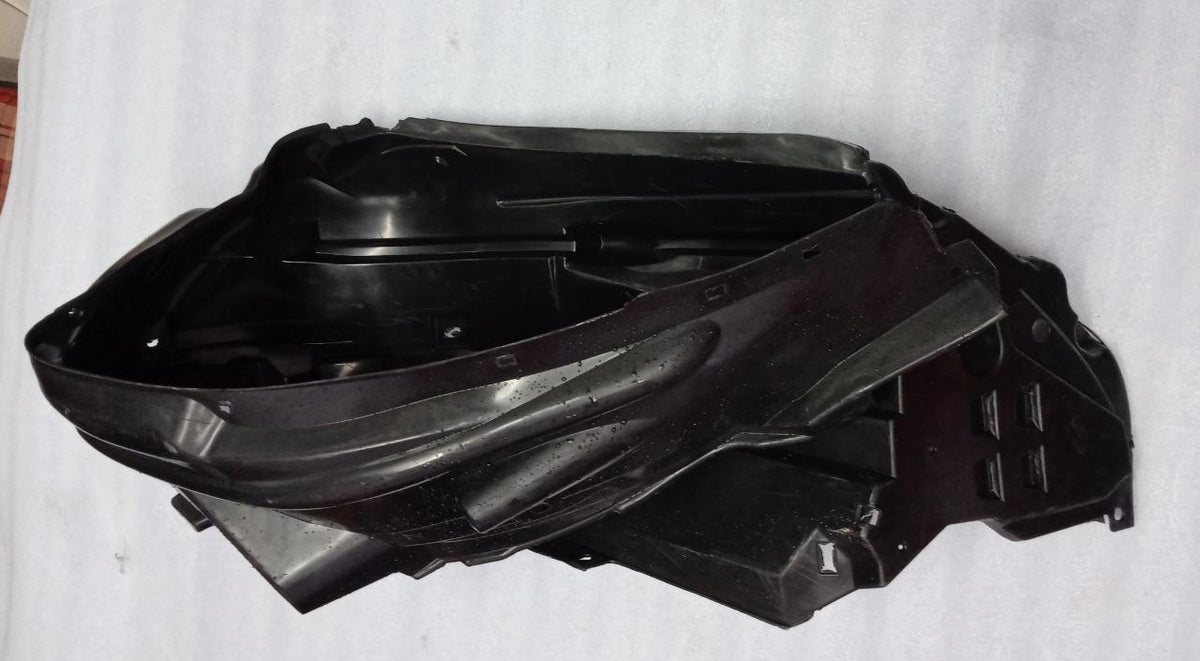 Front right fender lining for Honda Civic, spare part by CarTrends, showing the black plastic inner wheel arch component.