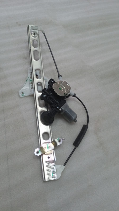 CarTrends power window machine for Swift Dezire front right side, automotive spare part for vehicle window operation.