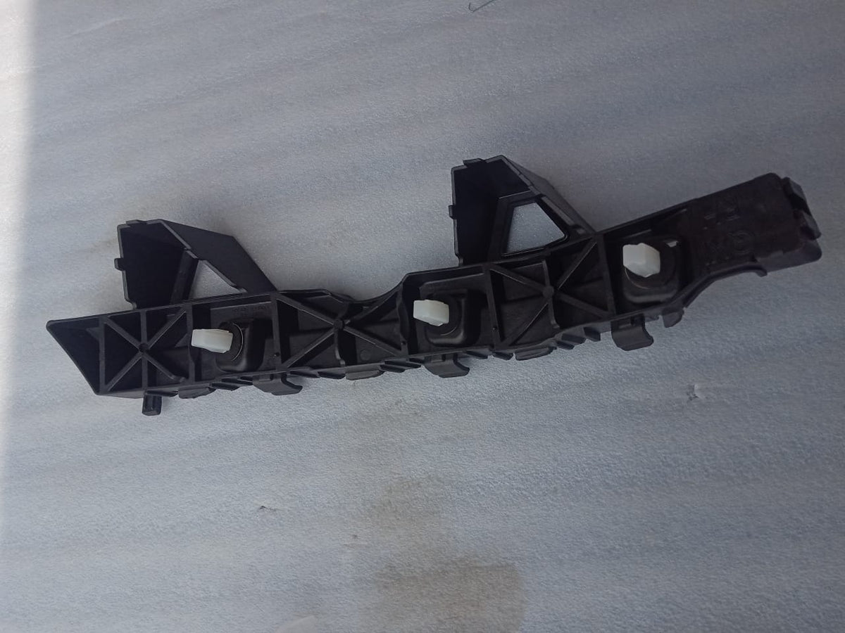 CarTrends rear bumper trim for Hyundai Venue, right side spare part, showcasing the bumper bracket and trim details.