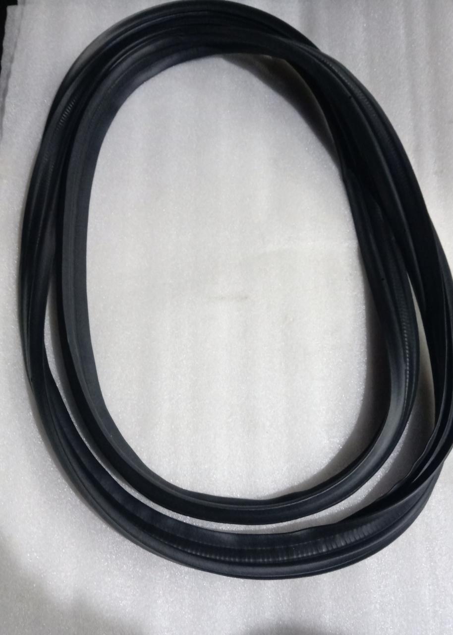 CarTrends DICCI Weather Strip for Verna, spare part showing the flexible rubber seal and installation edge.