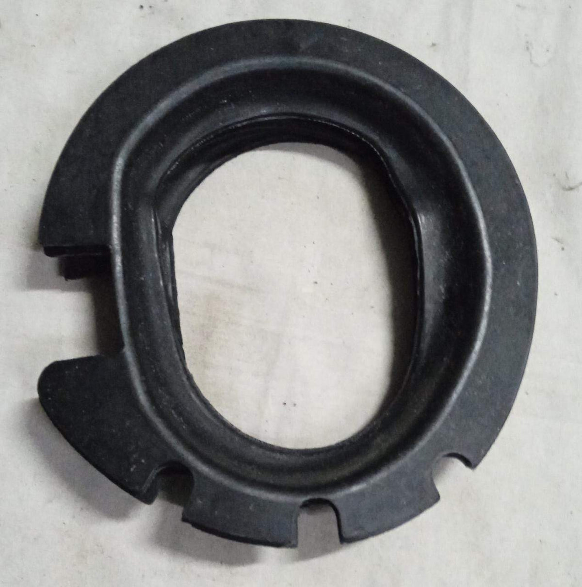 Chevrolet Astra ring damper from CarTrends, close-up view of spare part with black rubber and metal components.