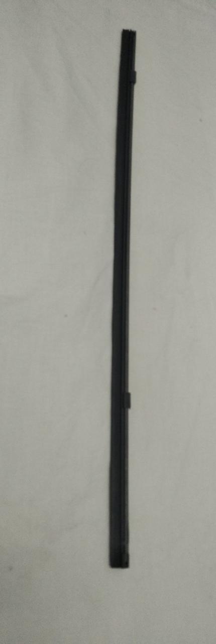CarTrends Hyundai i10 wiper blade spare part on passenger side, showing rubber blade and attachment.
