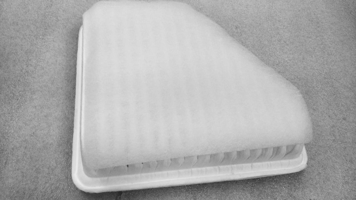 CarTrends diesel air filter for Altis, model AF4142PM, showing the replacement filter element for vehicle engine airflow.