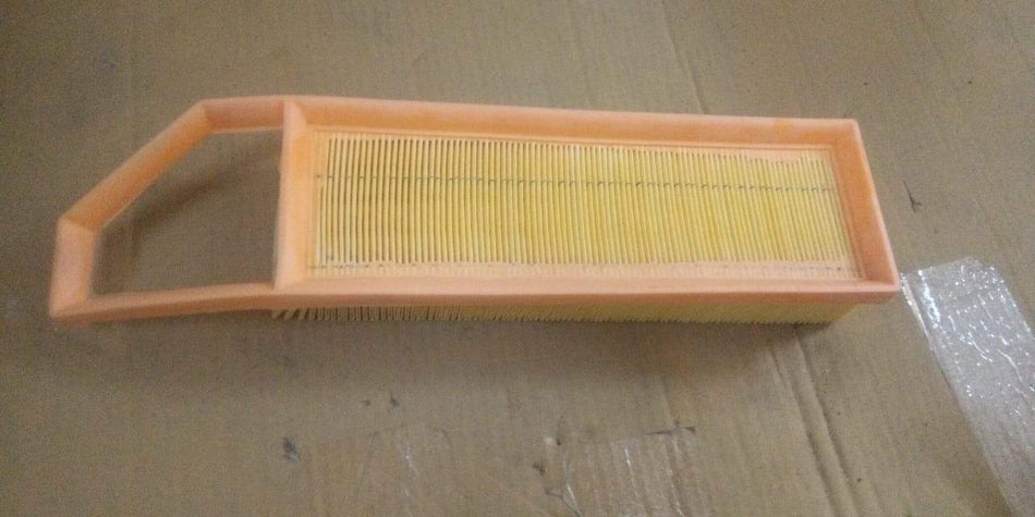 CarTrends air filter for Maruti Alto 800, spare part replacement showing the filter element and packaging.