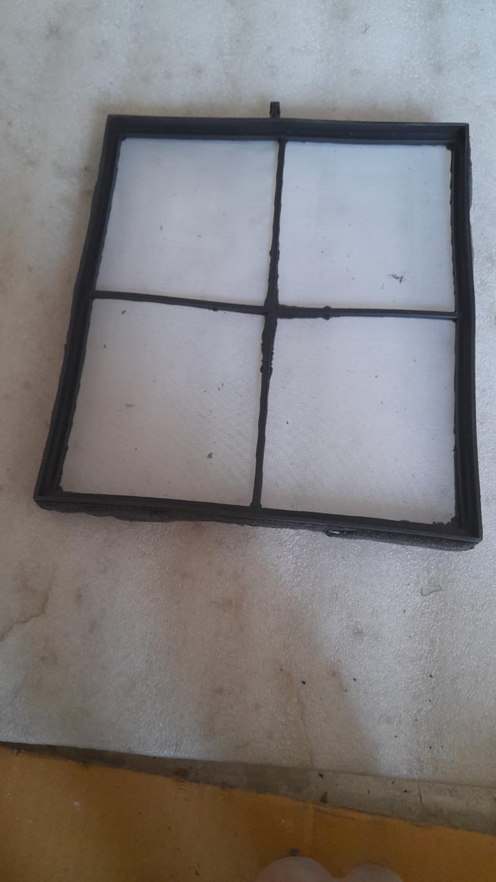 CarTrends complete air filter for Chevrolet Aveo J982672L0, showing the clean replacement filter element.