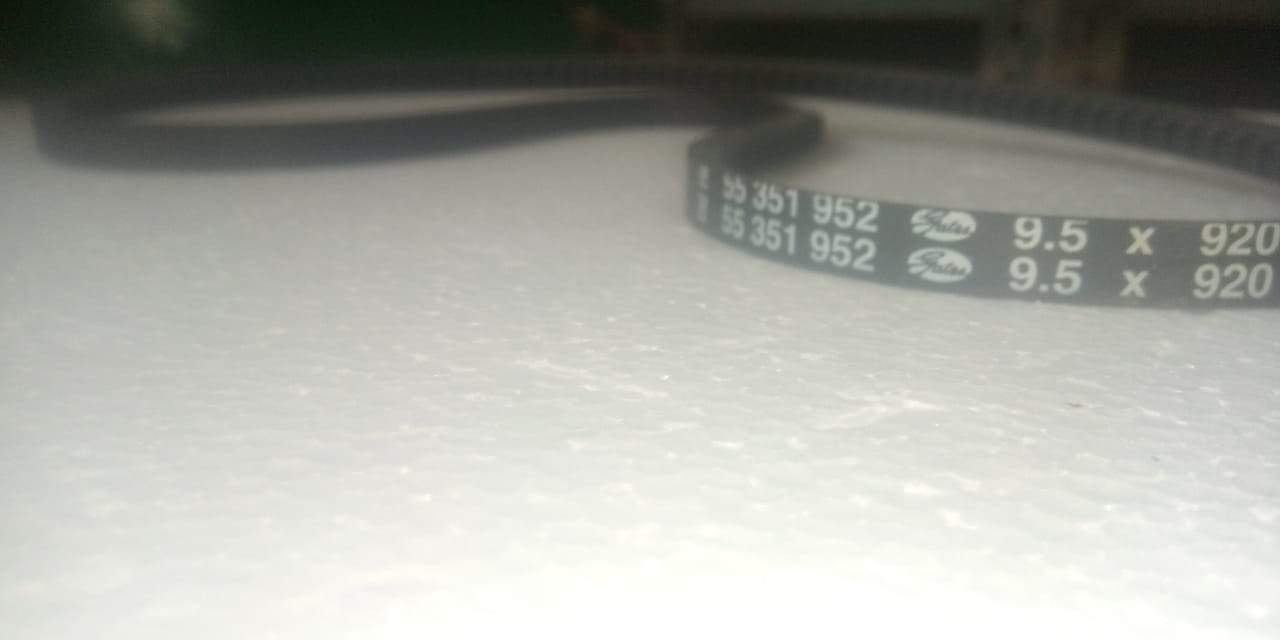 CarTrends alternator belt for Astra Diesel, spare auto parts with part number 55351952, shown on a white background.