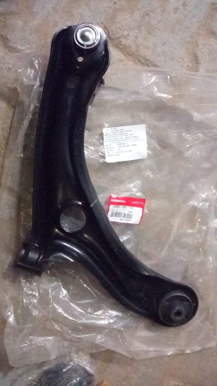 CarTrends spare part: left arm for Honda City Type 7, automotive replacement part, shown in the image.