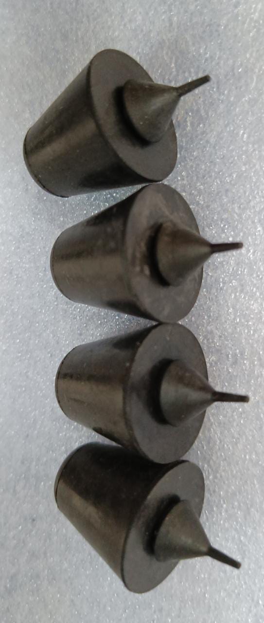CarTrends bumper clip for Ford vehicles, spare part designed to secure bumpers in all Ford car models.
