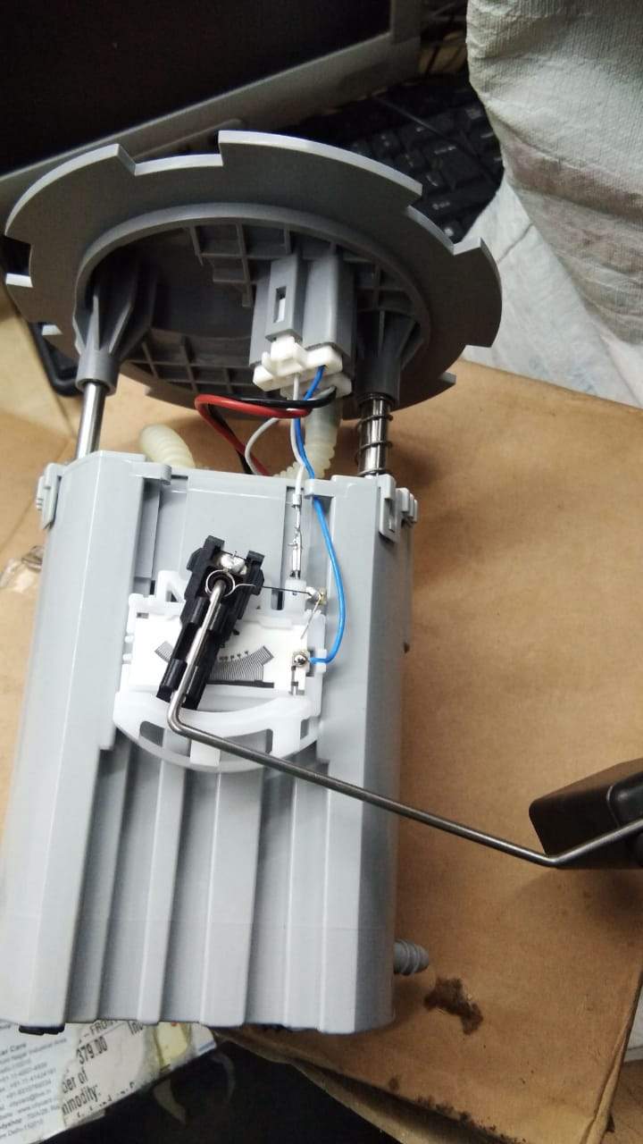 Chevrolet Optra diesel fuel pump spare part by CarTrends, Magnum J95383509, showing the pump component for vehicle fuel system.