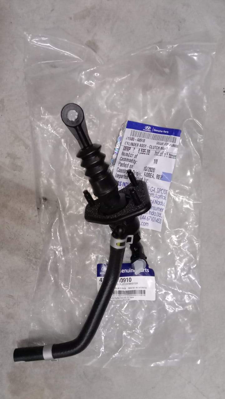 CarTrends clutch master cylinder for Creta, spare part #41600A0910, shown in black with metal fittings and mounting components.
