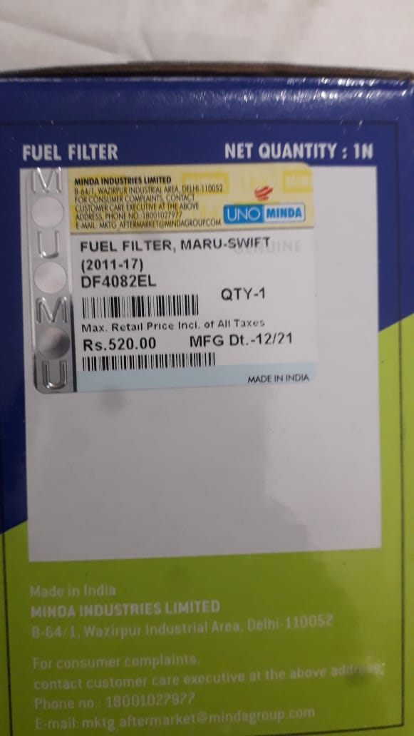 CarTrends fuel filter for Suzuki Swift, spare part DF4082EL, showing the cylindrical filter element with inlet and outlet ports.
