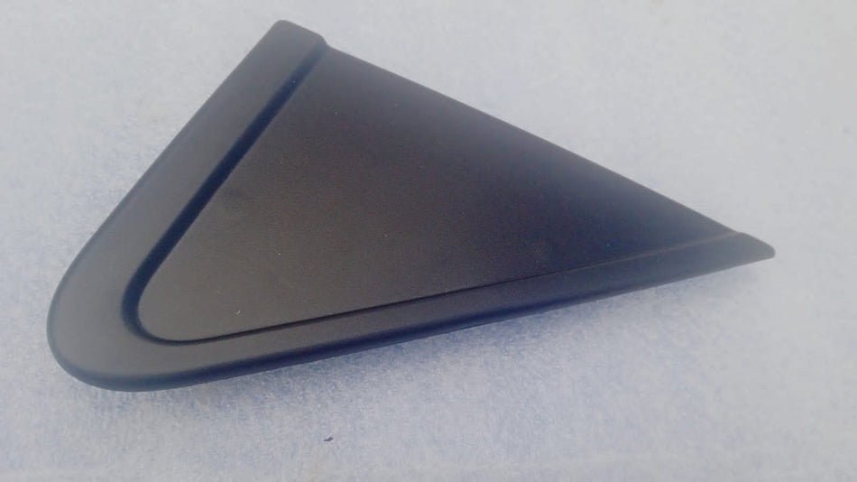 CarTrends Datsun Redi Go right-hand door corner spare part for petrol models, showing the corner piece with mounting details.