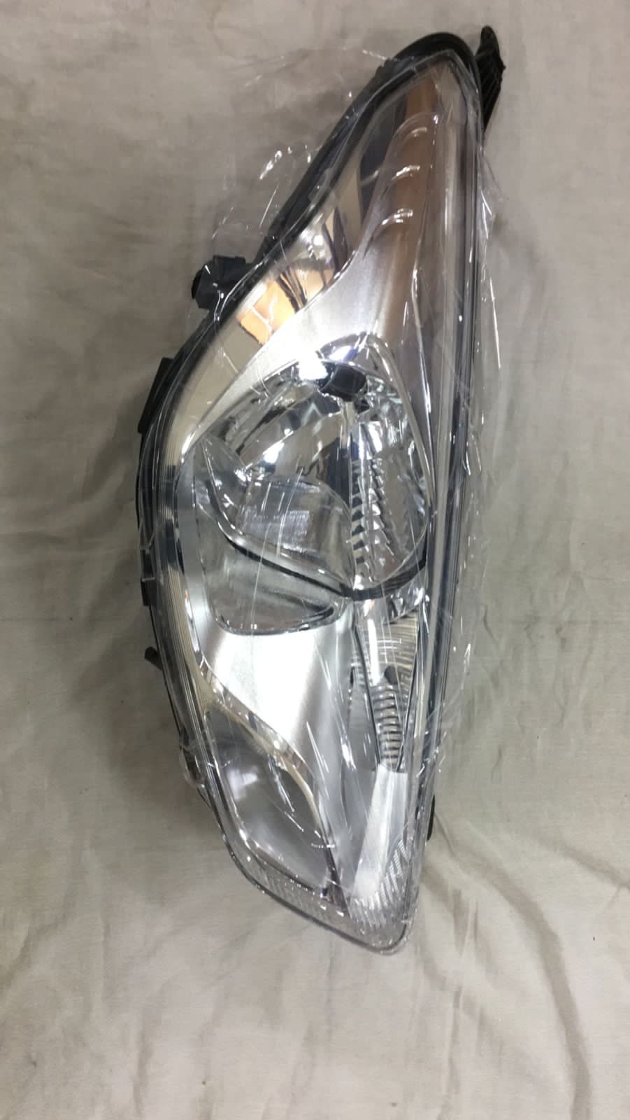 CarTrends headlamp for Ford Figo Aspire right side, spare part, vehicle lighting replacement, showing the headlamp assembly.