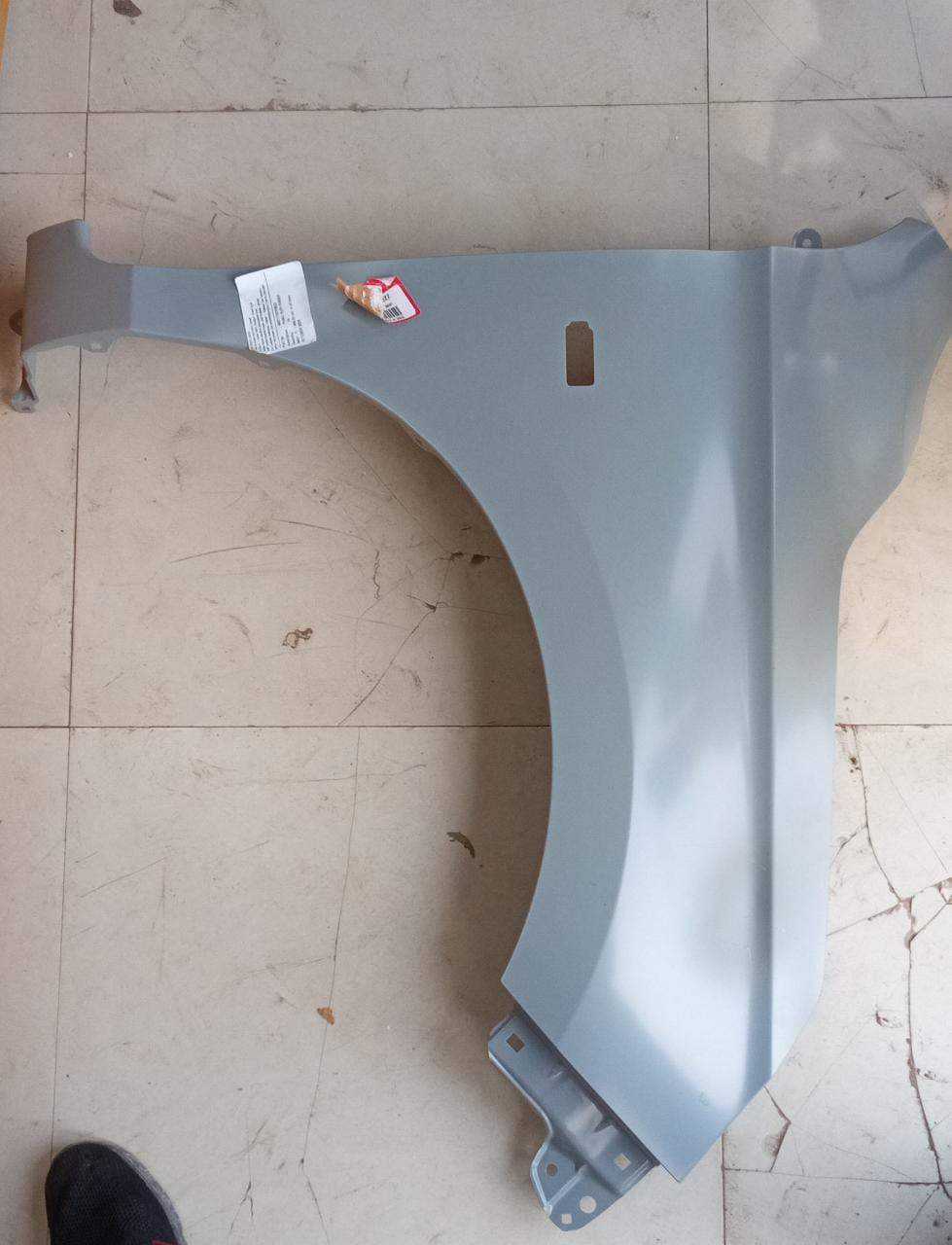 CarTrends Fender Amaze Type 3 right spare part for vehicle, shown in the image with close-up view of the car fender.