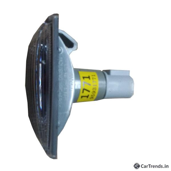 CarTrends Chevrolet Cruze fender indicator light, close-up view of the spare part for vehicle lighting replacement.