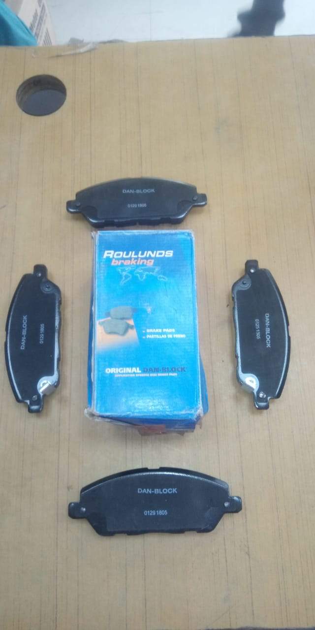 CarTrends brake pad for Mahindra TUV 300, front view showing new replacement spare part with brake pad details