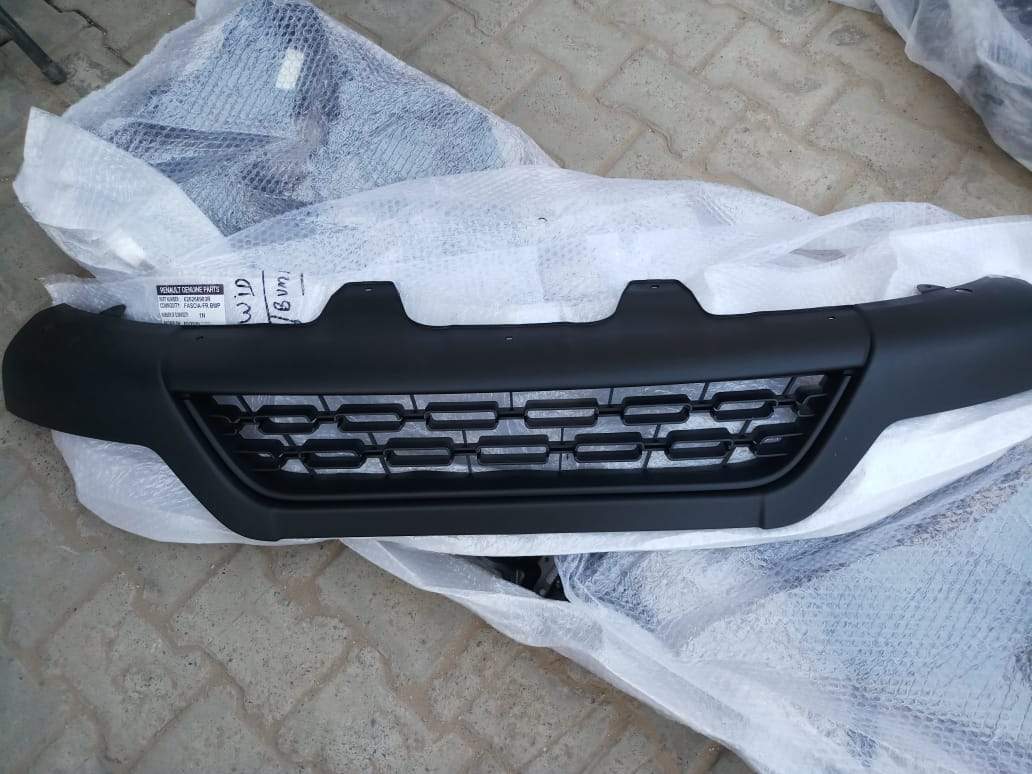 CarTrends lower front bumper for Renault Kwid, spare part in black with mounting points and design details visible.