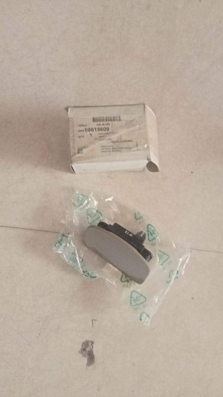 CarTrends glove box lock for Optra 1.6, spare part with model J96615609, shown installed on vehicle interior.