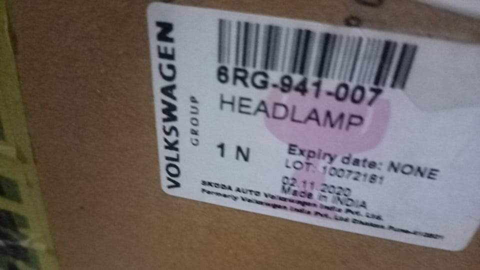 CarTrends head lamp for Polo/Vento left double barrel, spare part for vehicle lighting and headlight replacement.