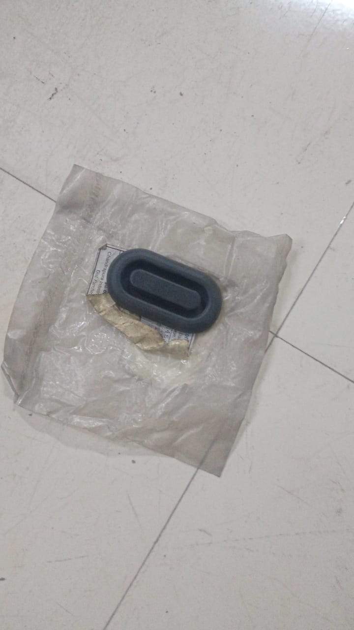 CarTrends rubber heater hose hole for Chevrolet Tavera, spare part showing the black rubber component with hose connection.
