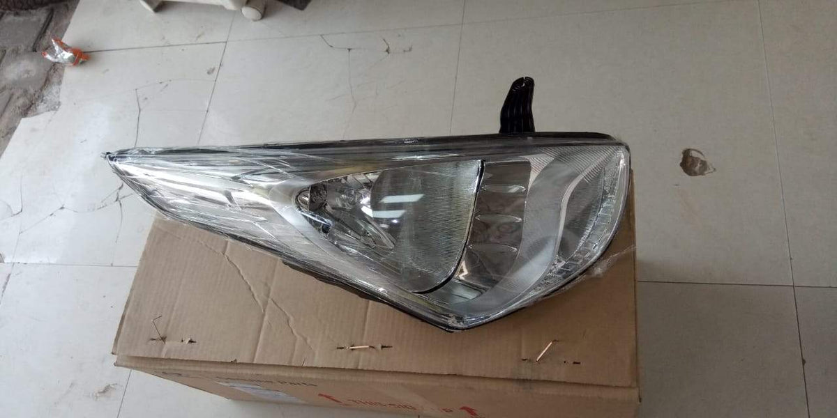 CarTrends Hyundai Eon headlight spare part, right side headlamp for Hyundai Eon vehicle.