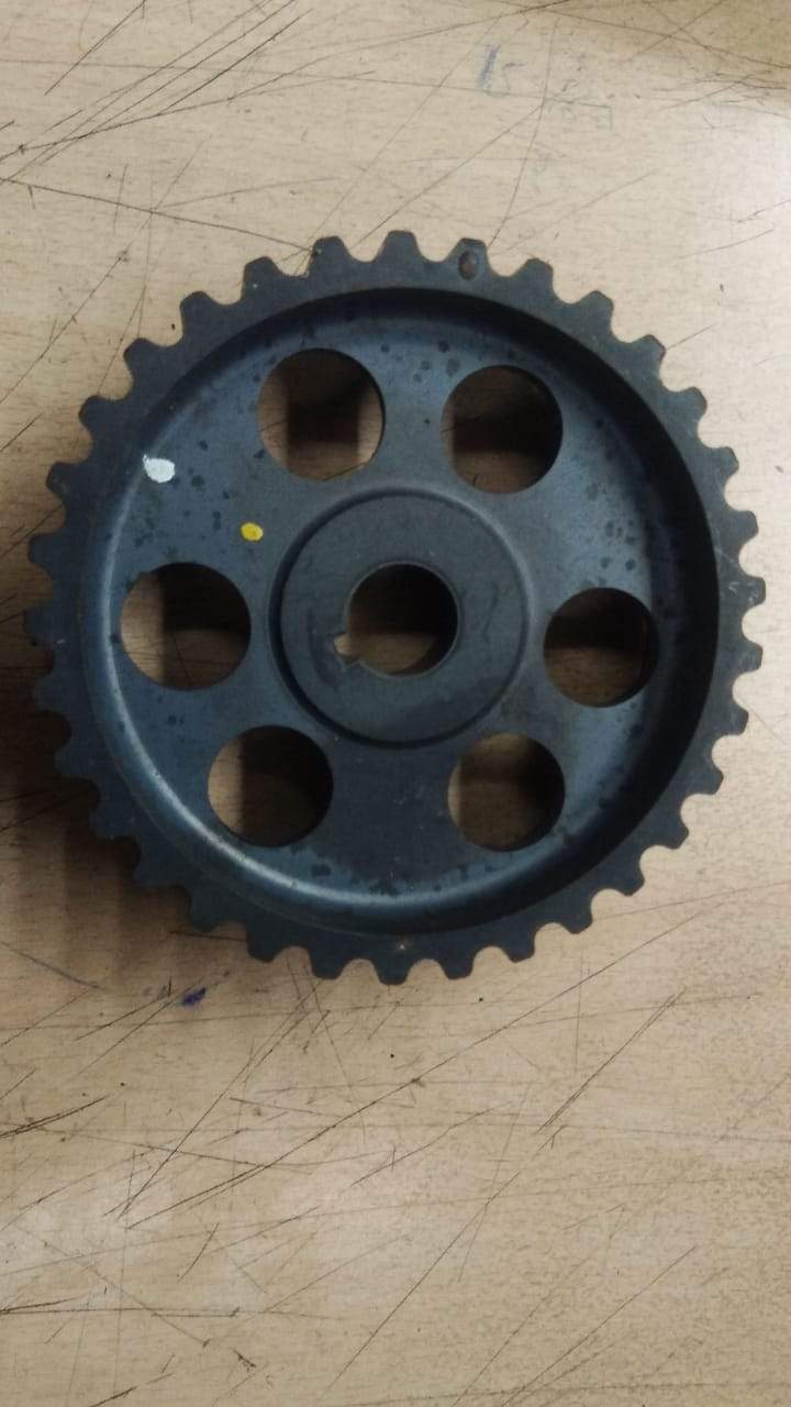 CarTrends injector pulley for Captiva J96440342, automotive spare part showing metal pulley and mounting components