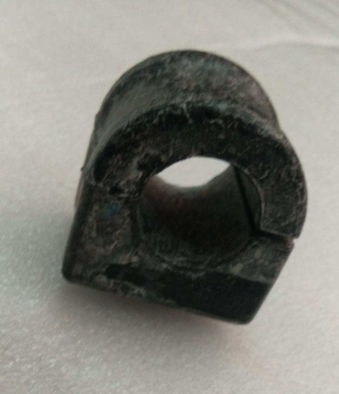 CarTrends Jumping Rod Bush for Captiva spare parts, showing the metal bush with mounting points and rubber components.