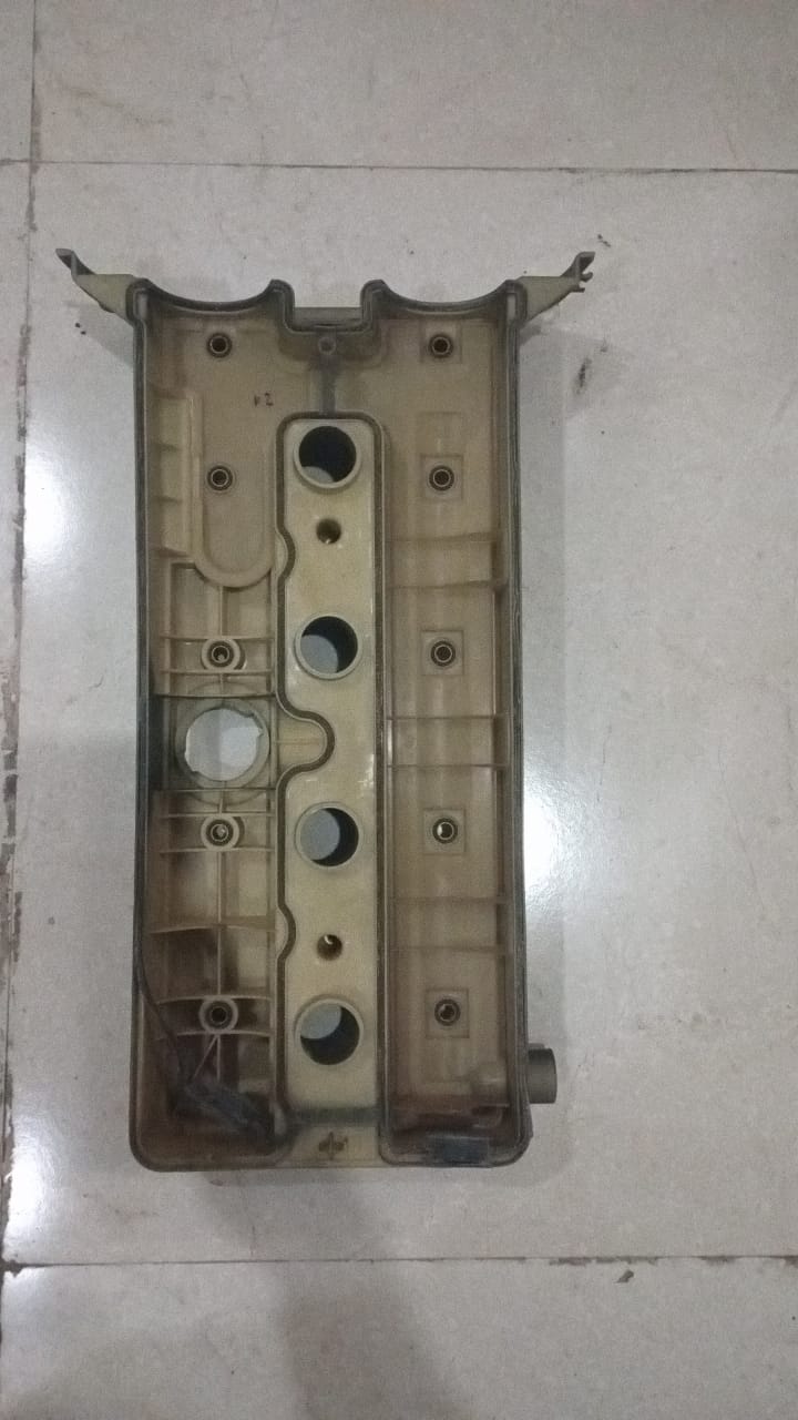 CarTrends camshaft cover for Opel Optra, spare automotive part, black plastic engine component with mounting holes.