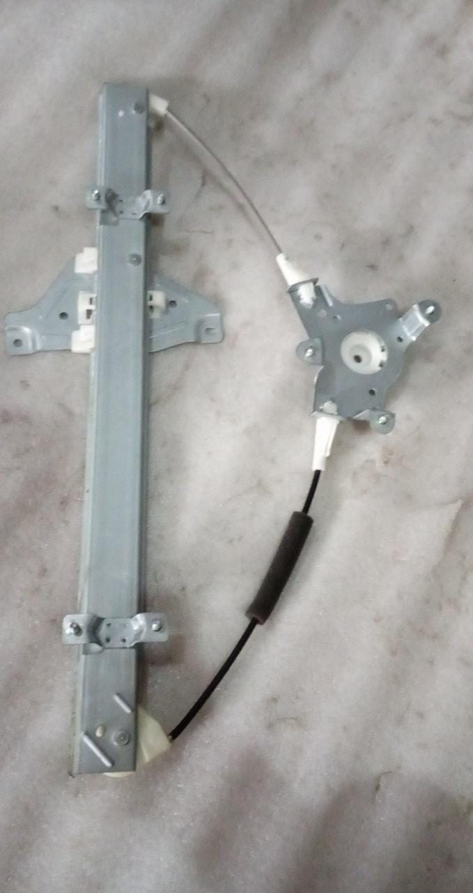 CarTrends rear right electric window regulator for Chevrolet Optra, car door spare part, electronic replacement for optimal window control.