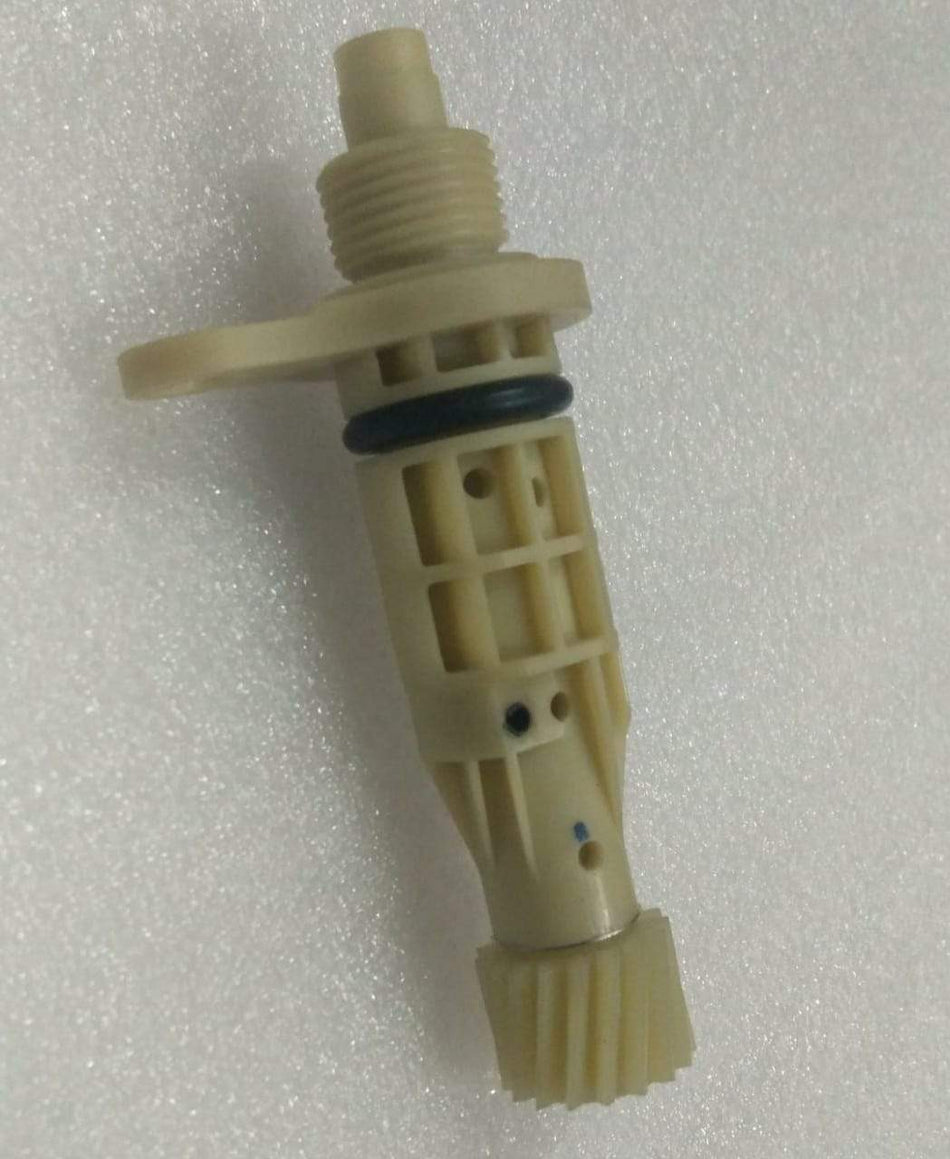 CarTrends speedometer driver gear for Aveo, a spare auto parts component with visible gear mechanism and labeling.