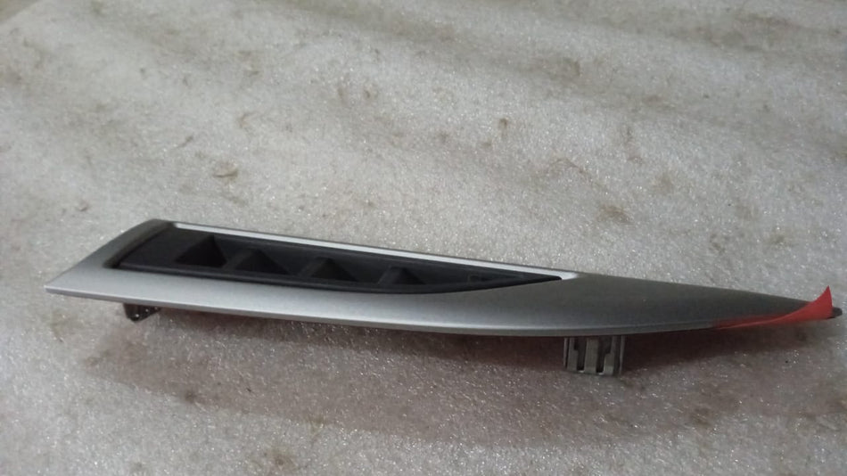 CarTrends Chevrolet Captiva right-side fender ornament, spare part for vehicle decoration and protection.