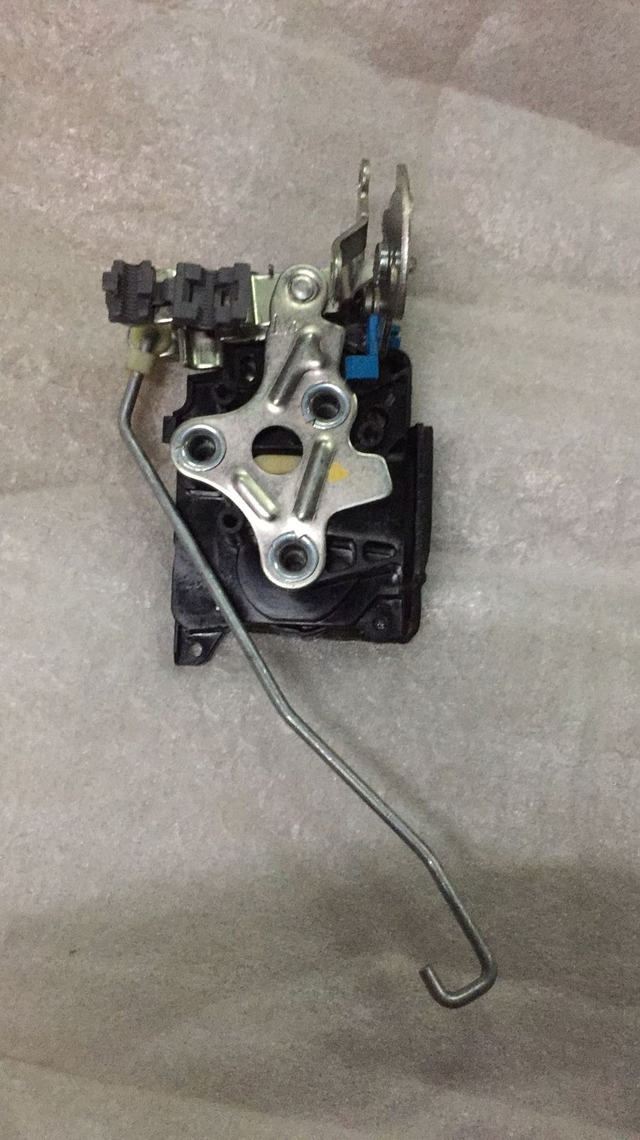 CarTrends front left side door lock latch for Chevrolet Beat, manual spare part showing the door latch mechanism.