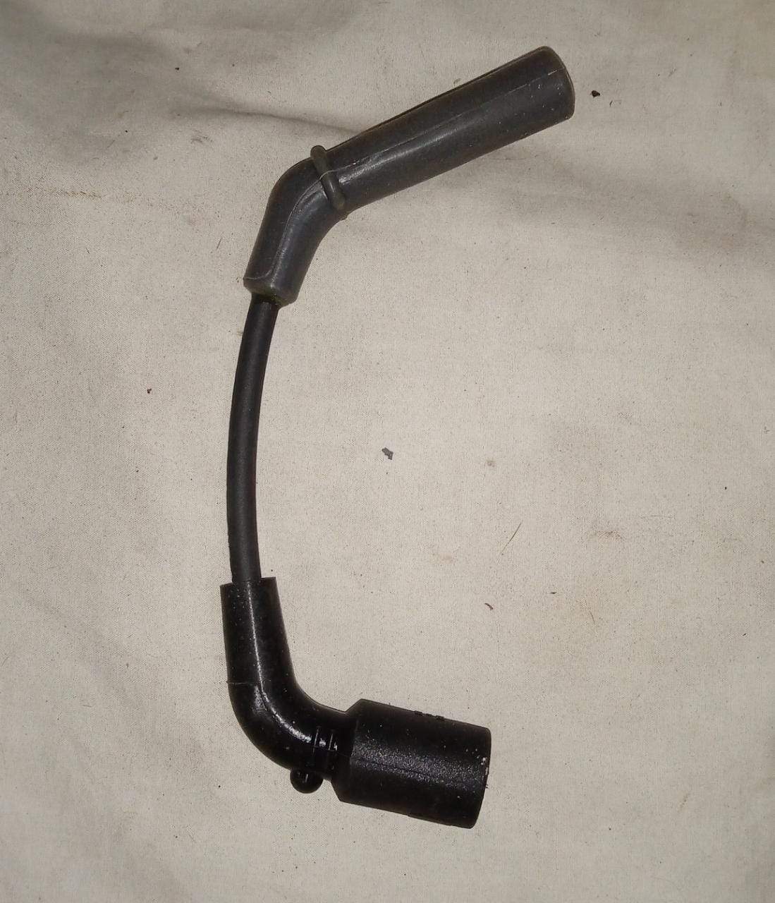 CarTrends high tension plug wire for Chevrolet Aveo, spare parts, detailed image showing the cable and connectors