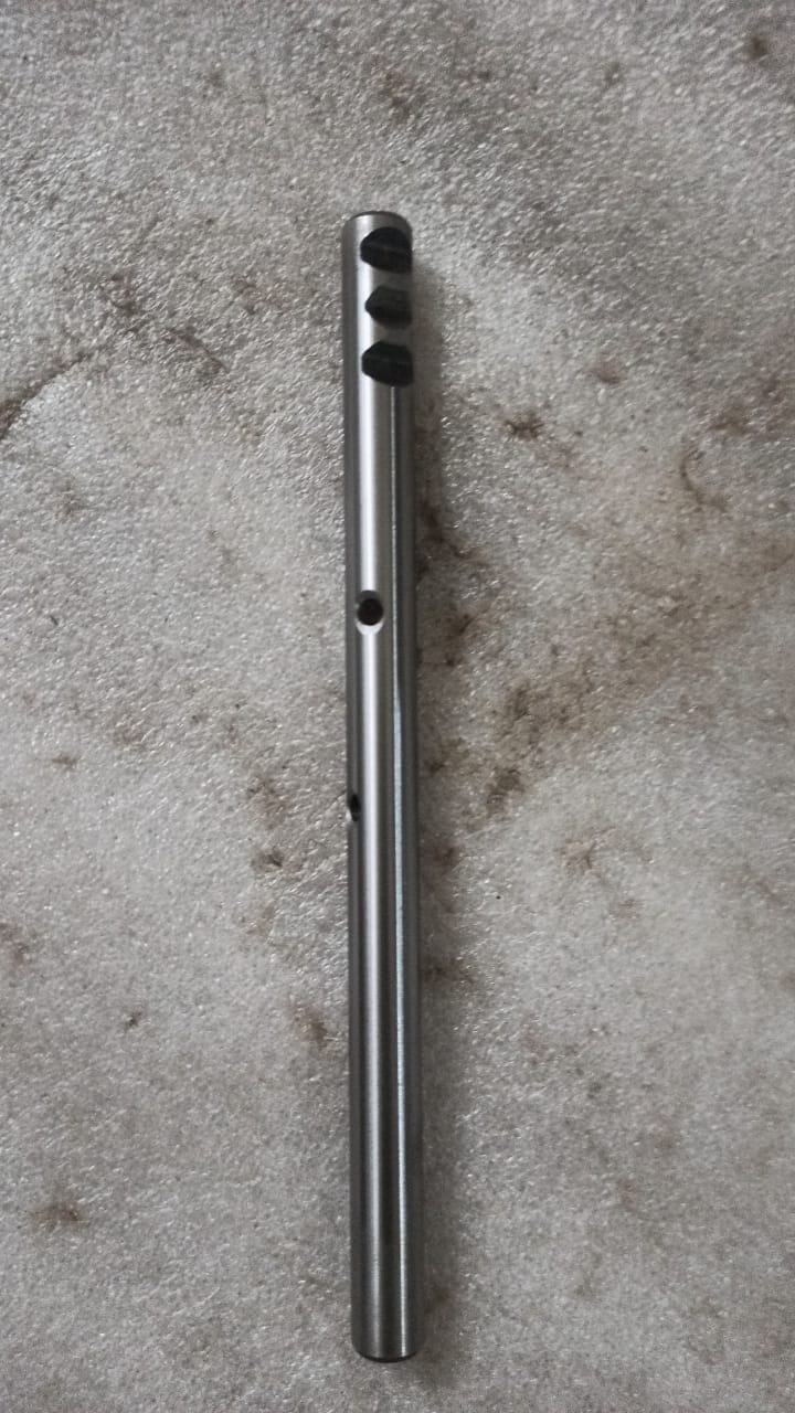 CarTrends J96325064 high-speed shaft spare part for Aveo UVA, shown in a close-up image highlighting the component's details.