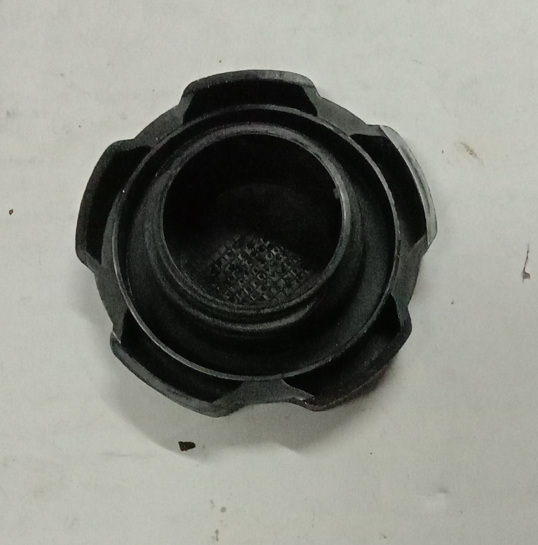 CarTrends J96413100 oil filler cap for Opel Optra, spare car part, close-up view showing the cap and its details