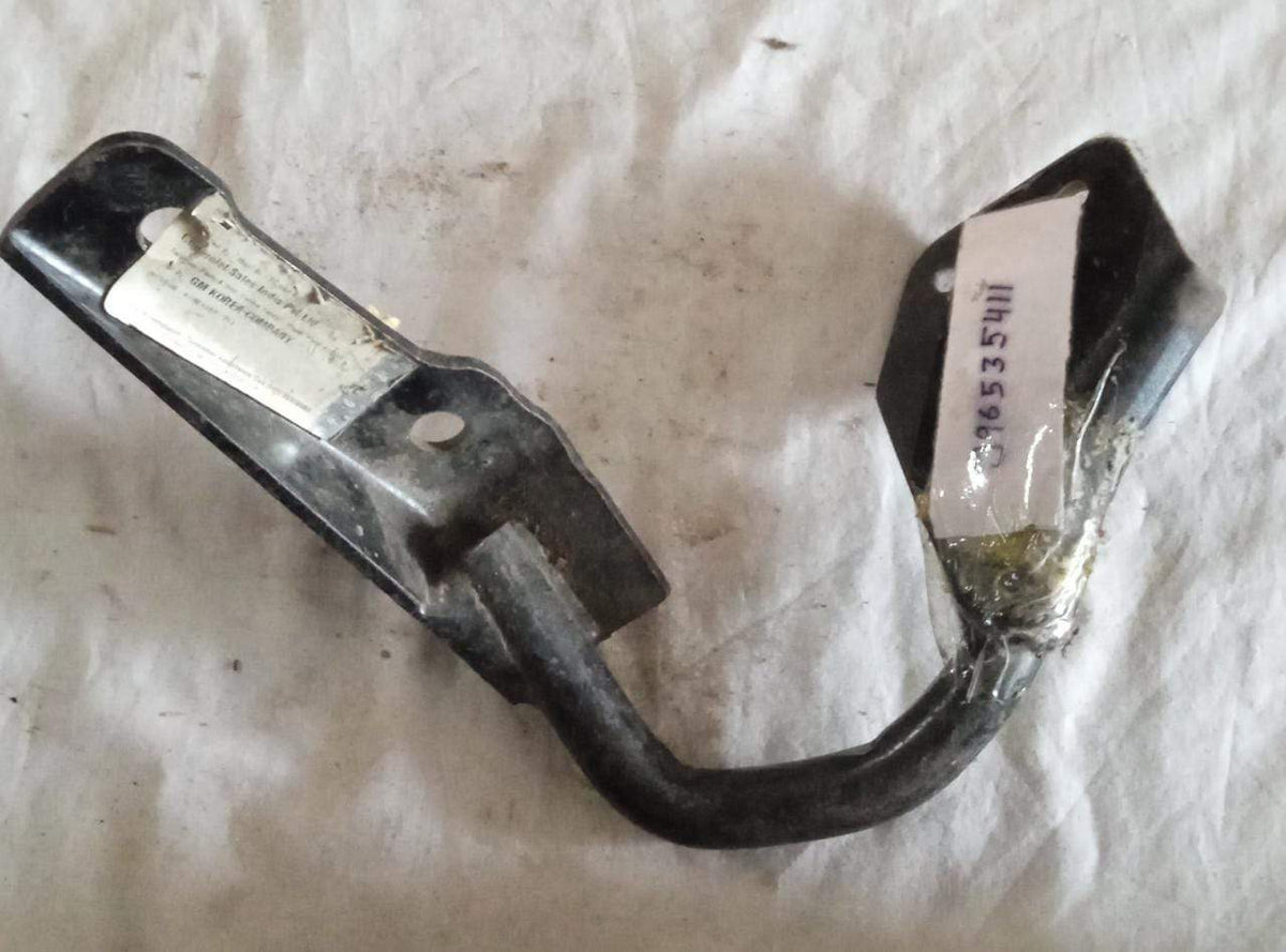 CarTrends engine brace mount for Aveo, spare parts component, designed to enhance vehicle stability and engine support.