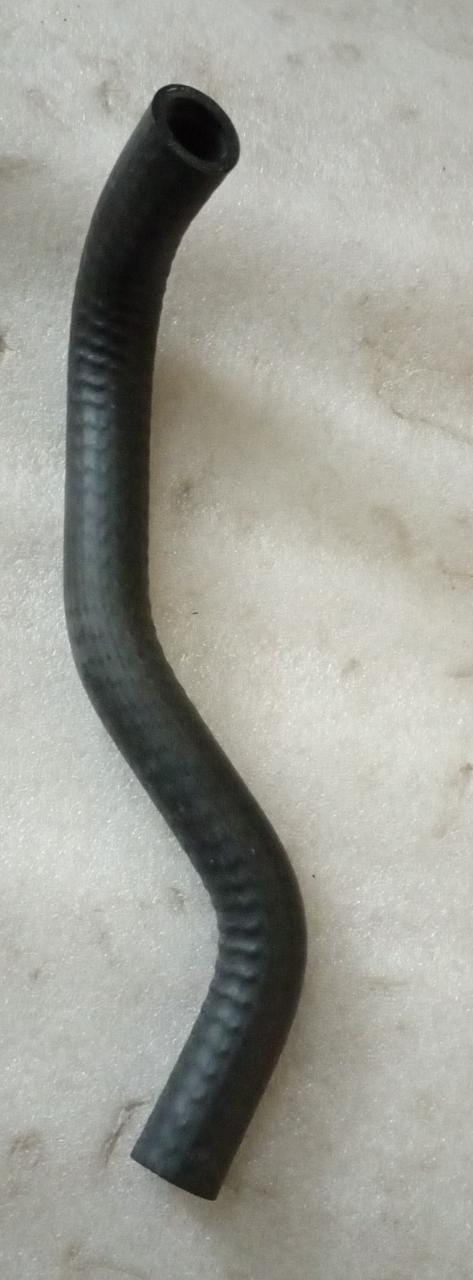 CarTrends Chevrolet Optra surge tank pipe hose for petrol engines, spare automotive part with flexible rubber tubing.