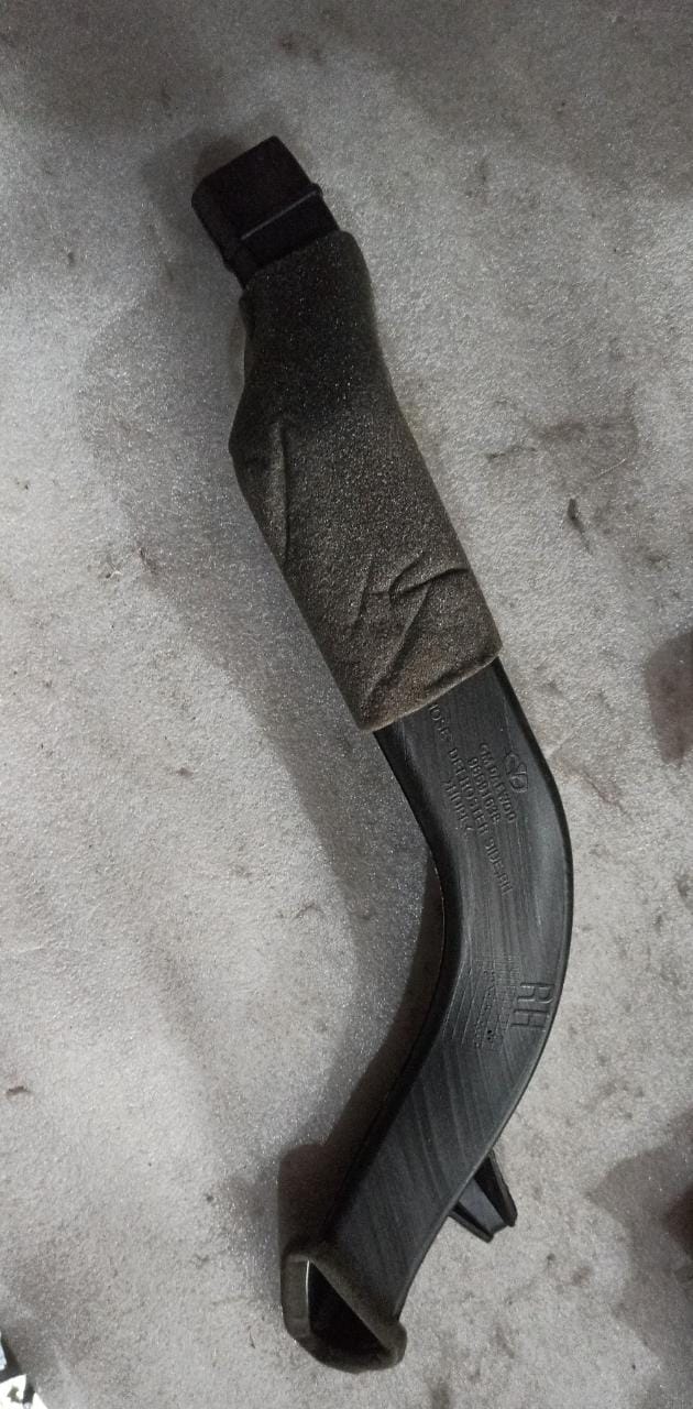 CarTrends defroster hose spark right side, a spare car part for vehicle heating and defrosting systems.