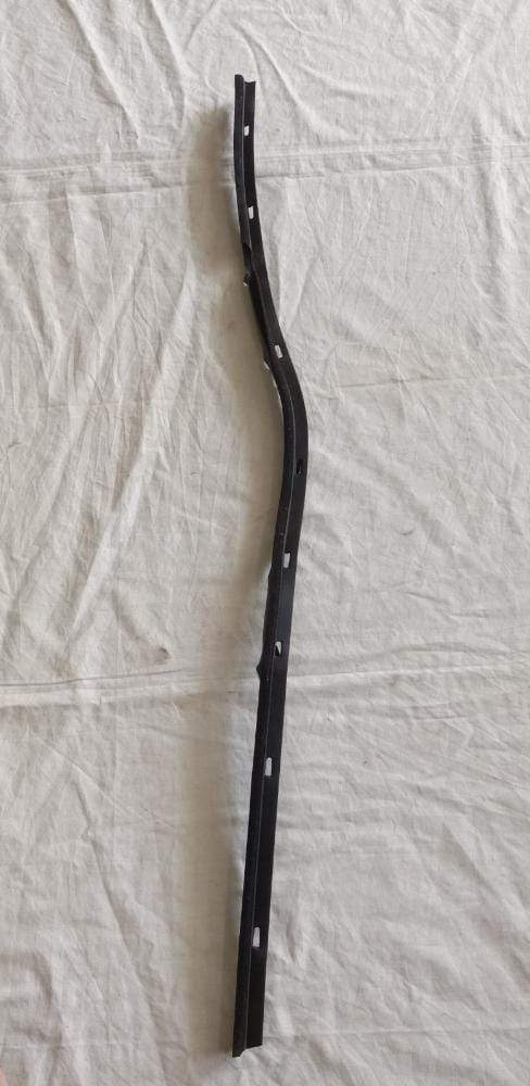CarTrends Weatherstrip Spark front right spare part for vehicle, showing the rubber weather seal with detailed close-up.