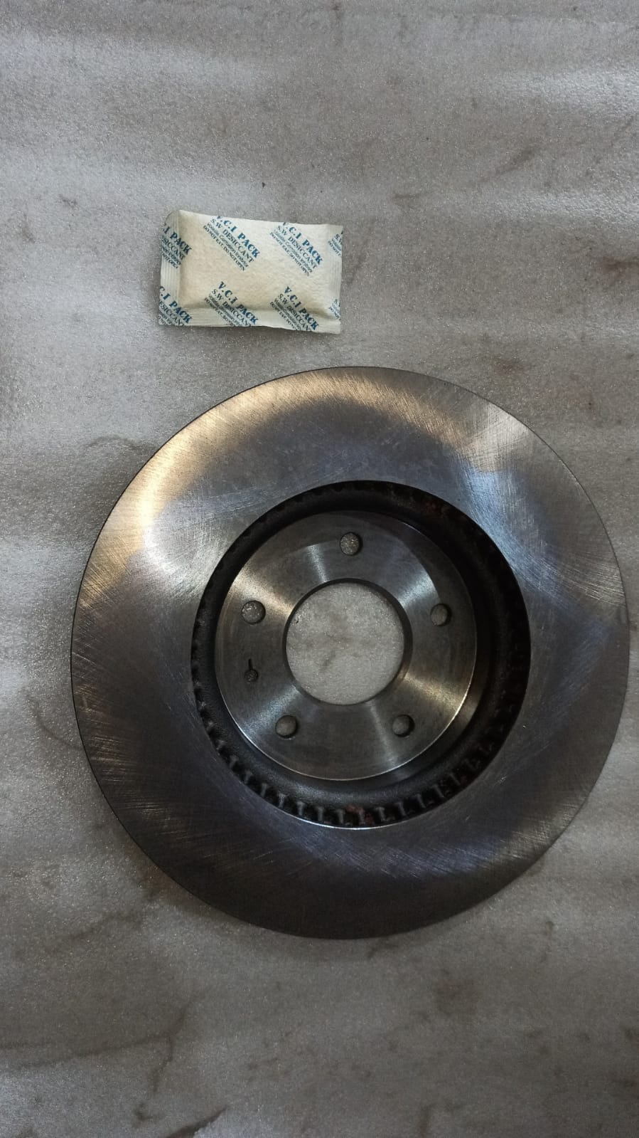 CarTrends front rotor brake disc for Chevrolet Captiva, replacement spare part, visible metal disc with vented design.
