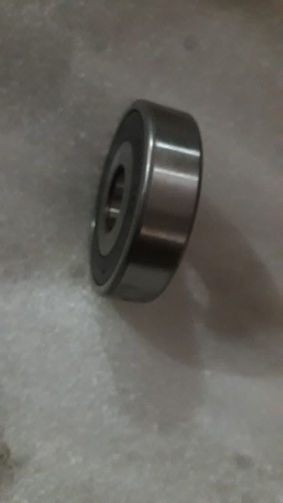 CarTrends Chevrolet Aveo input shaft bearing for spare parts, showing the metal bearing component on a white background.