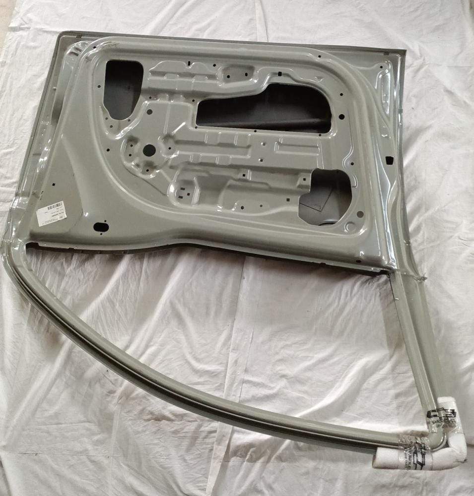 CarTrends Chevrolet Spark front left panel front door, spare part with visible door handle and window opening.