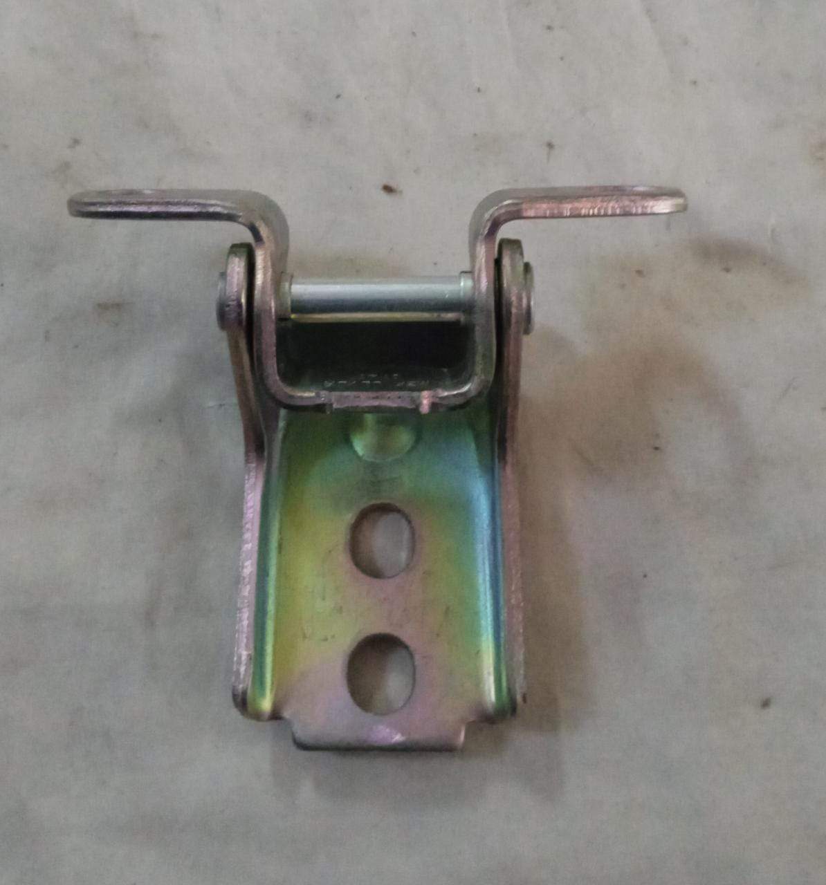 CarTrends J96689911 door hinge beat for upper left side, automotive spare part showing hinge component in close-up image.