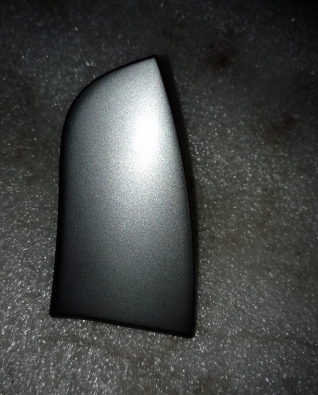 CarTrends Chevrolet Aveo center instrument panel bezel, spare part, right side, for replacement or repair.