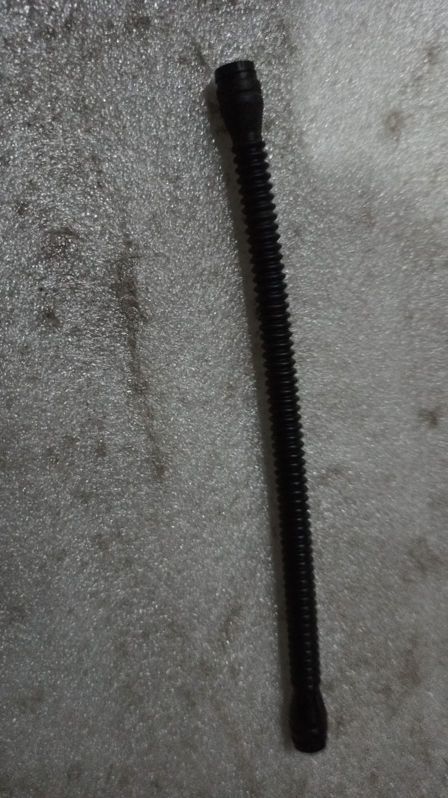 CarTrends Chevrolet Cruze clutch master cylinder reservoir hose, engine spare part with flexible rubber hose for clutch system.