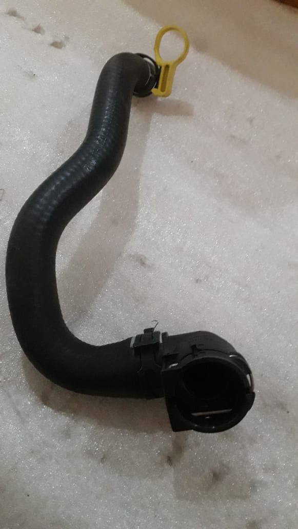 CarTrends heater outlet hose for Chevrolet Cruze engine, includes 7 and 9 fittings, compatible as spare parts for engine cooling system.